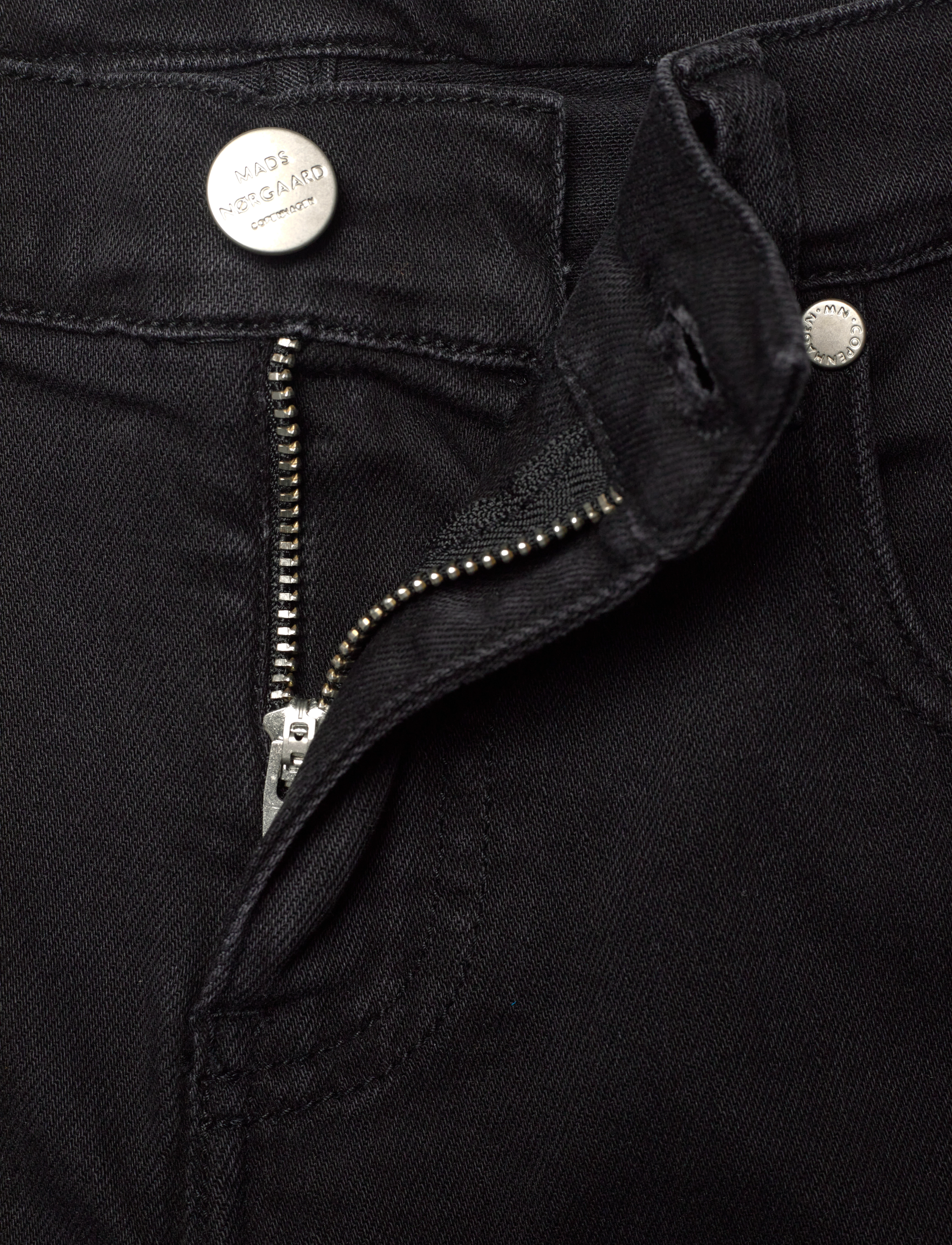 Mads Nørgaard - Washed Black / Black Jagino Pants - tavalised teksad - washed black - 3