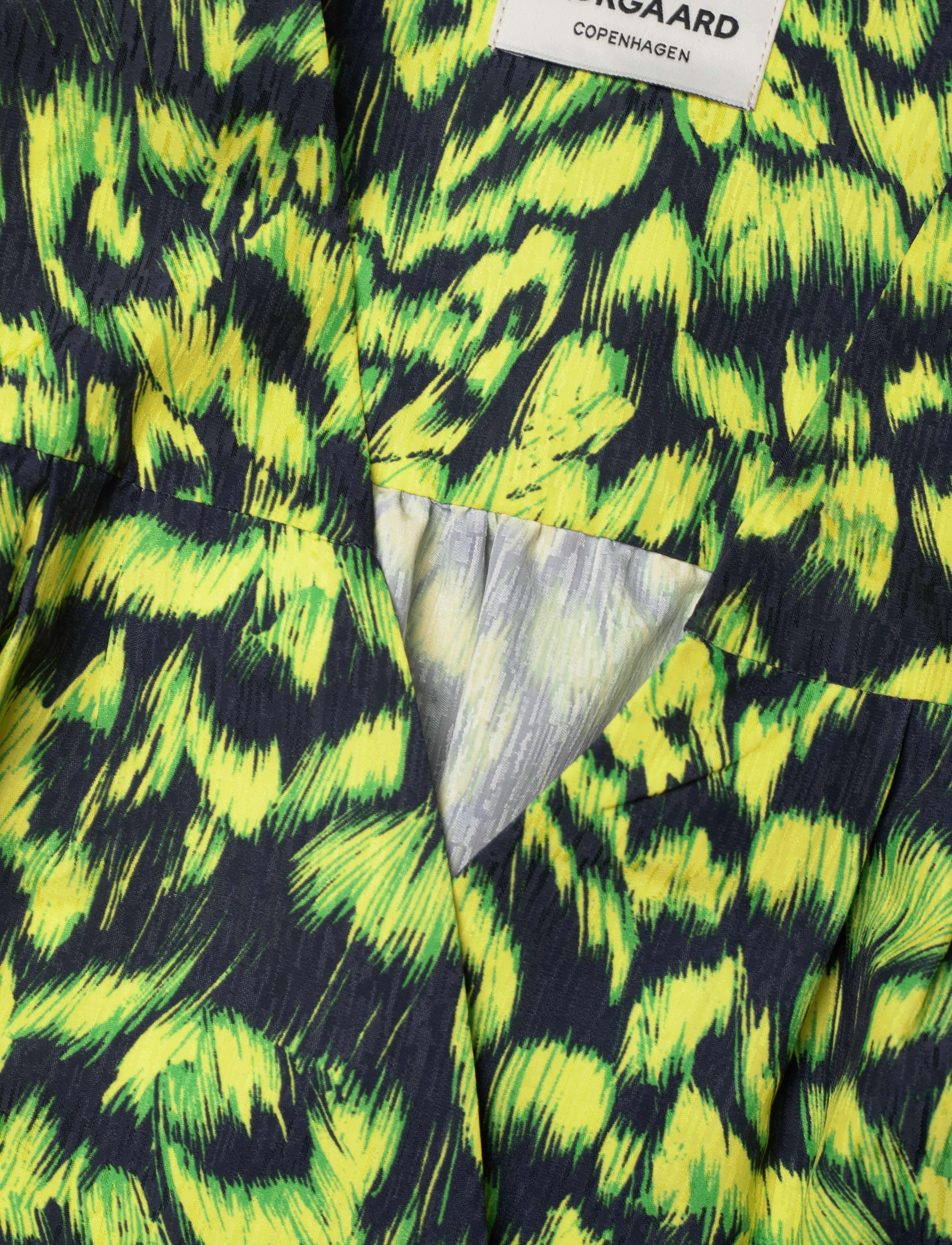 Mads Nørgaard - Light Jacquard Hesse Dress - animal aop evening primrose - 2