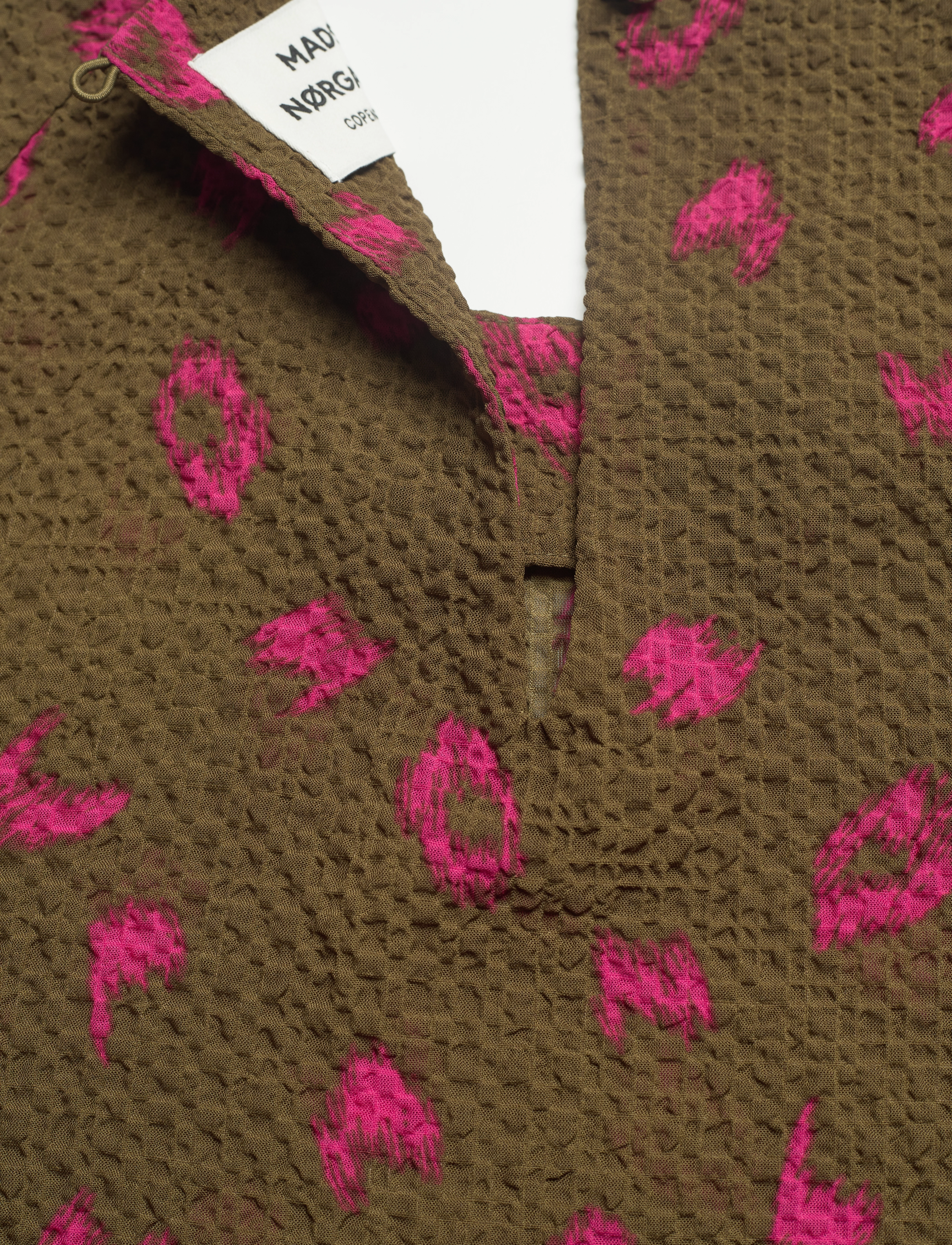 Mads Nørgaard - Bumpy Flower Rodgau Top - kortærmede bluser - brushed dot aop fir green - 3