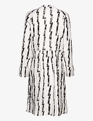 Mads Nørgaard - Chakra Dupina Dress - AOP - skjortekjoler - paint stripe aop/white alyssum - 1