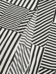 Mads Nørgaard - Pollux Beatriz Dress AOP - midikleider - stripe play aop/black - 3