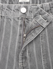 Mads Nørgaard - Grey Stripe Denim Krauer Jeans - hosen mit weitem bein - grey stripe - 3