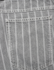 Mads Nørgaard - Grey Stripe Denim Krauer Jeans - hosen mit weitem bein - grey stripe - 4