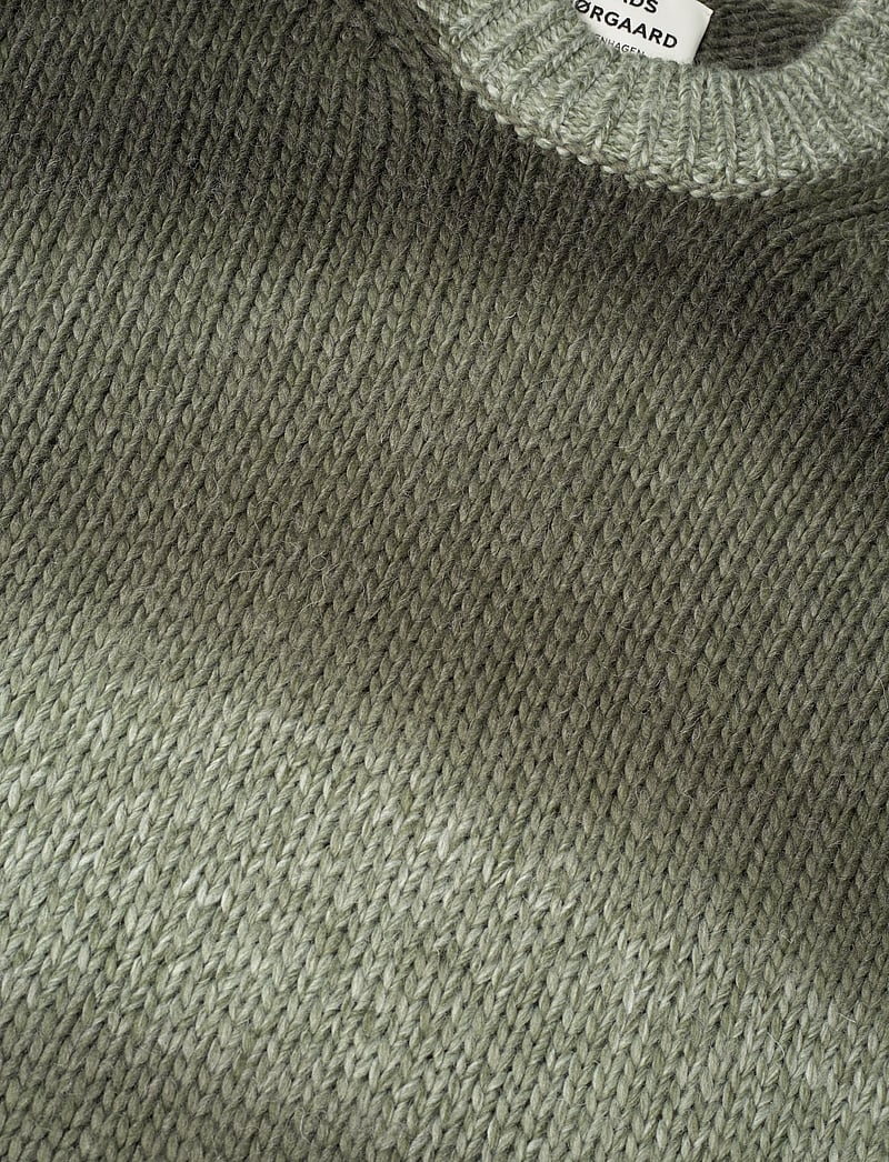 Mads Nørgaard - Shaded Lefty Sweater - stickade tröjor - forest night melange - 2