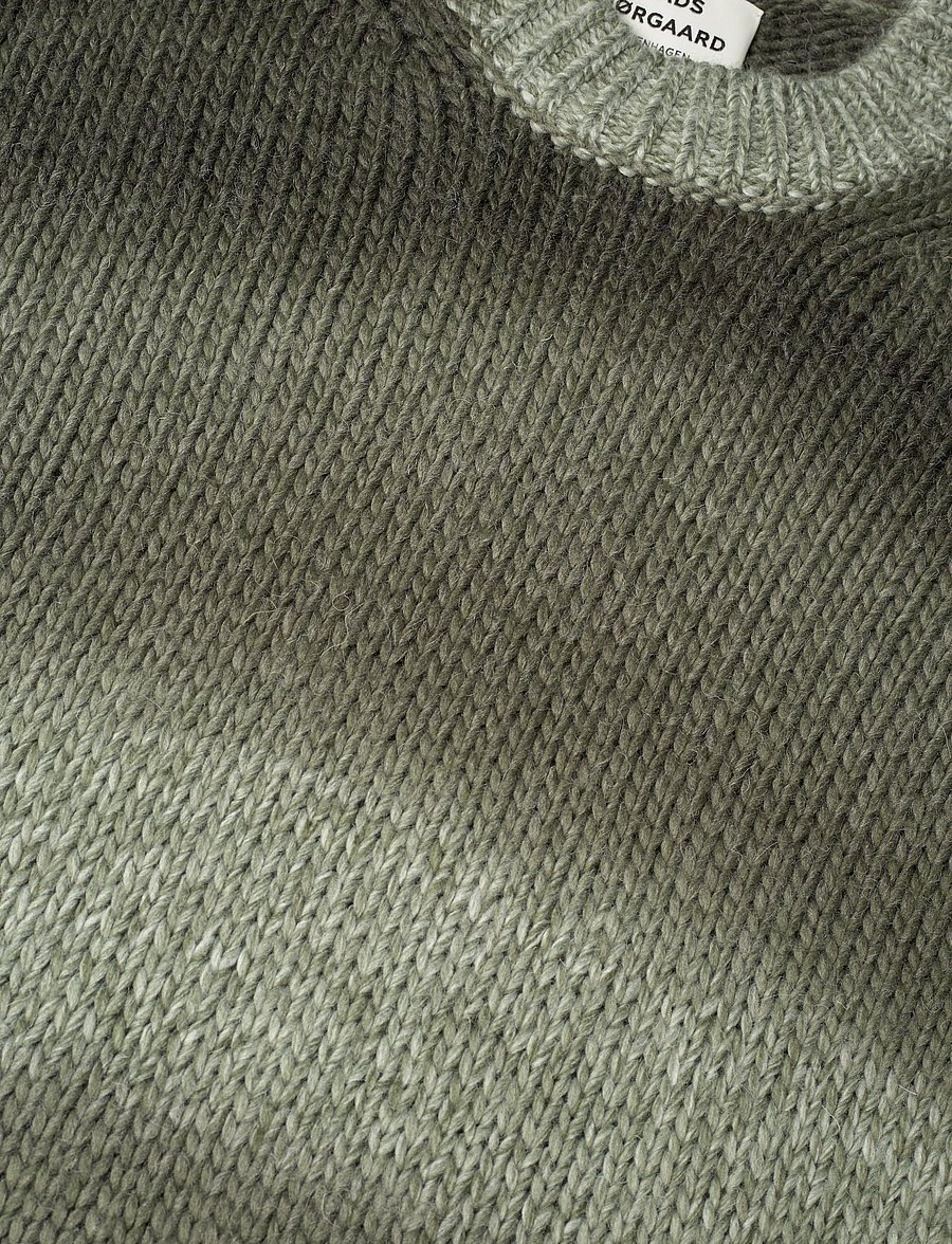 Mads Nørgaard - Shaded Lefty Sweater - stickade tröjor - forest night melange - 2