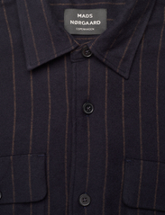 Mads Nørgaard - Flannel Heavy Malte Stripe Shirt - kasdienio stiliaus marškiniai - deep well/cub - 2