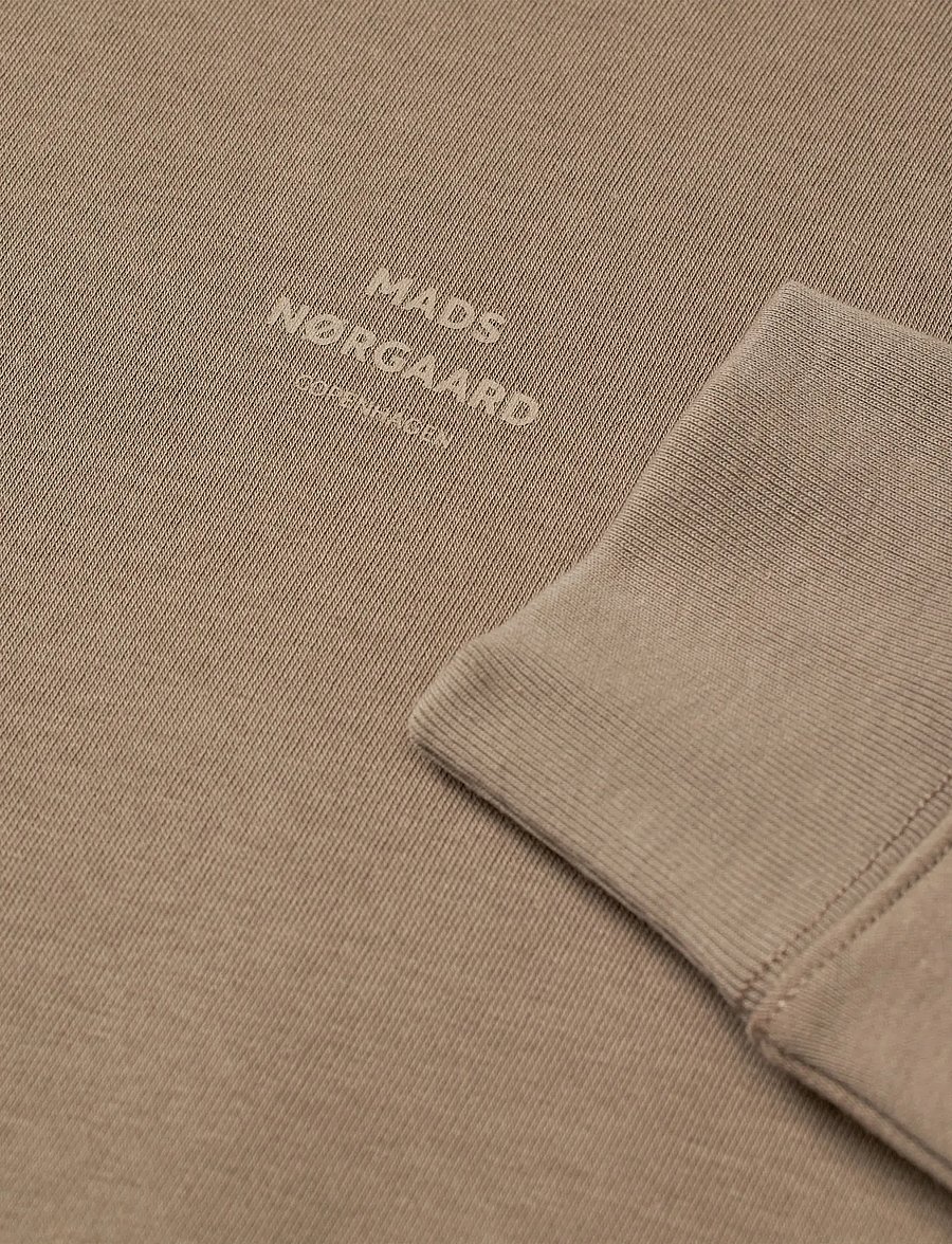 Mads Nørgaard - Standard Crew Logo Sweat FAV - sweatshirts - walnut - 1