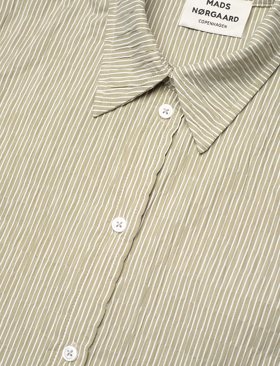 Mads Nørgaard - Crinckle Pop Zindi Dress - skjortklänningar - olive branch/cloud dancer - 2