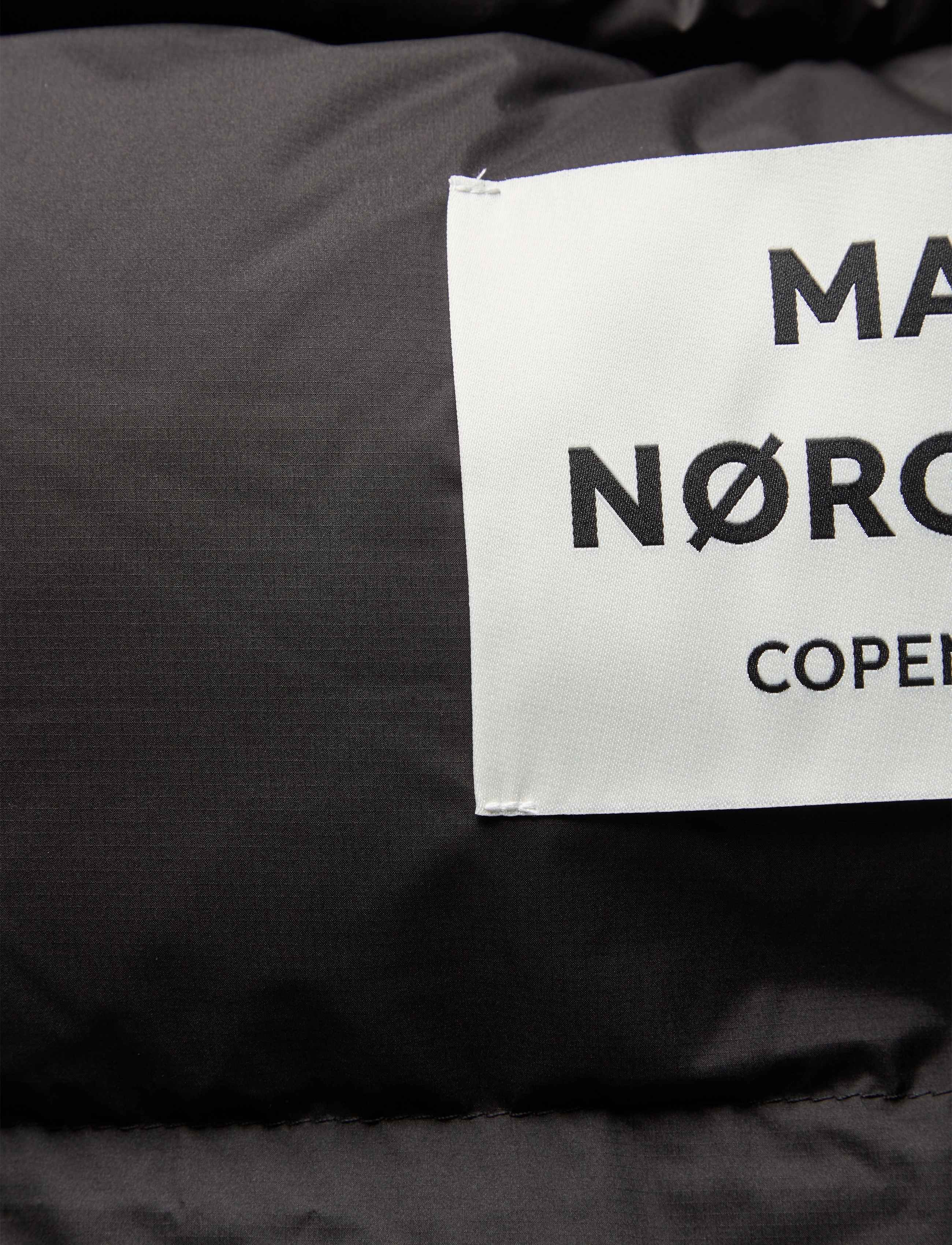 Mads Nørgaard - Recycle Pillow Bag - black - 3