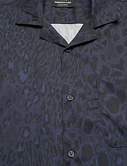 Mads Nørgaard - Havana Twill Kenji AOP Shirt SS - nordic style - sargasso sea/black aop - 2