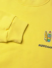Mads Nørgaard - Organic Sweat Sonar Badge Sweatshirt - sweatshirts - lemon zest - 2