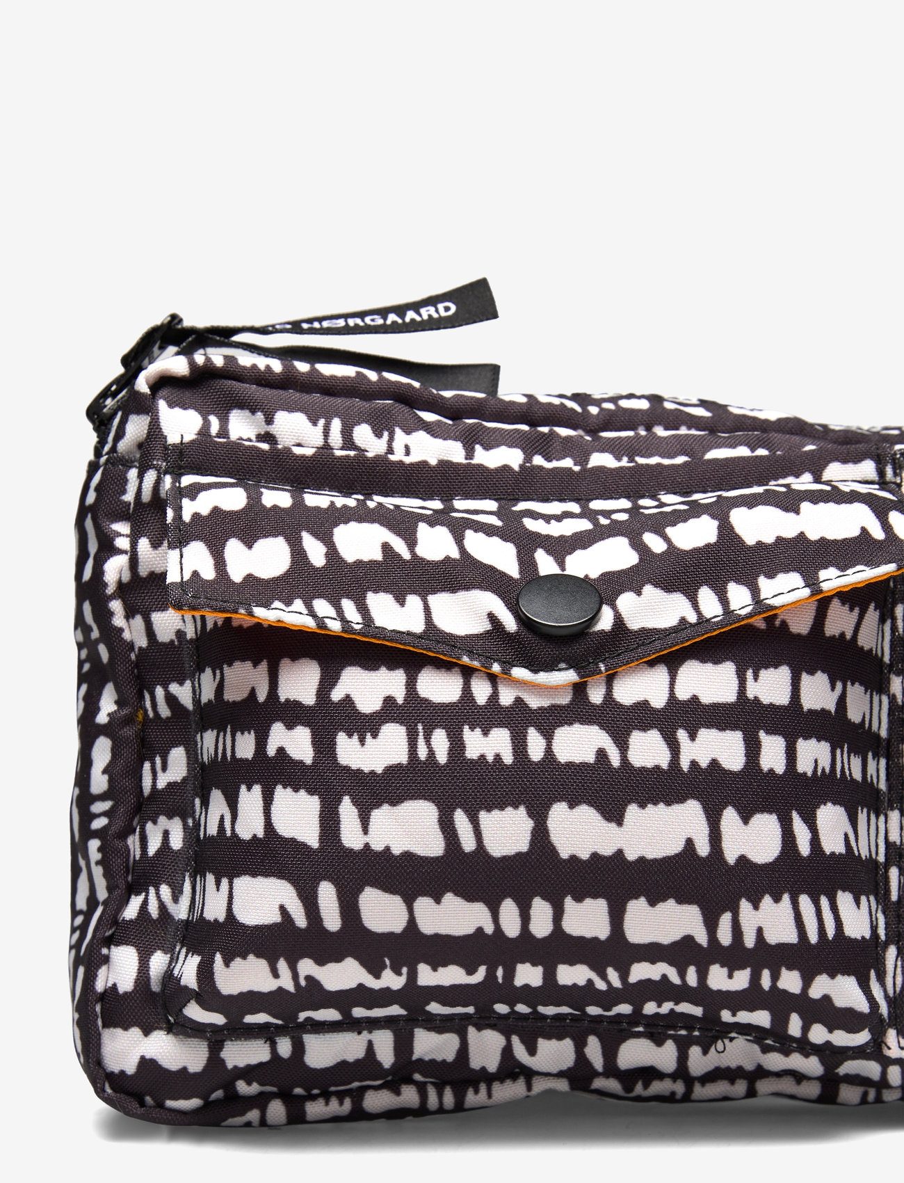 Mads Nørgaard - Bel One Art Carni Bag - moetrendid - scribble black/arctic wolf aop - 3