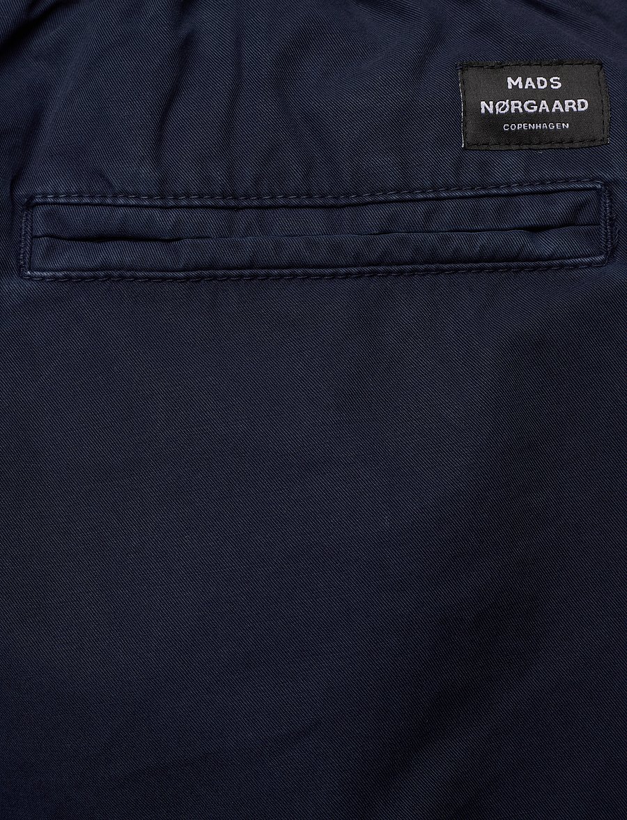 Mads Nørgaard - Fine Twill Hektor Pants - freizeithosen - midnight navy - 4
