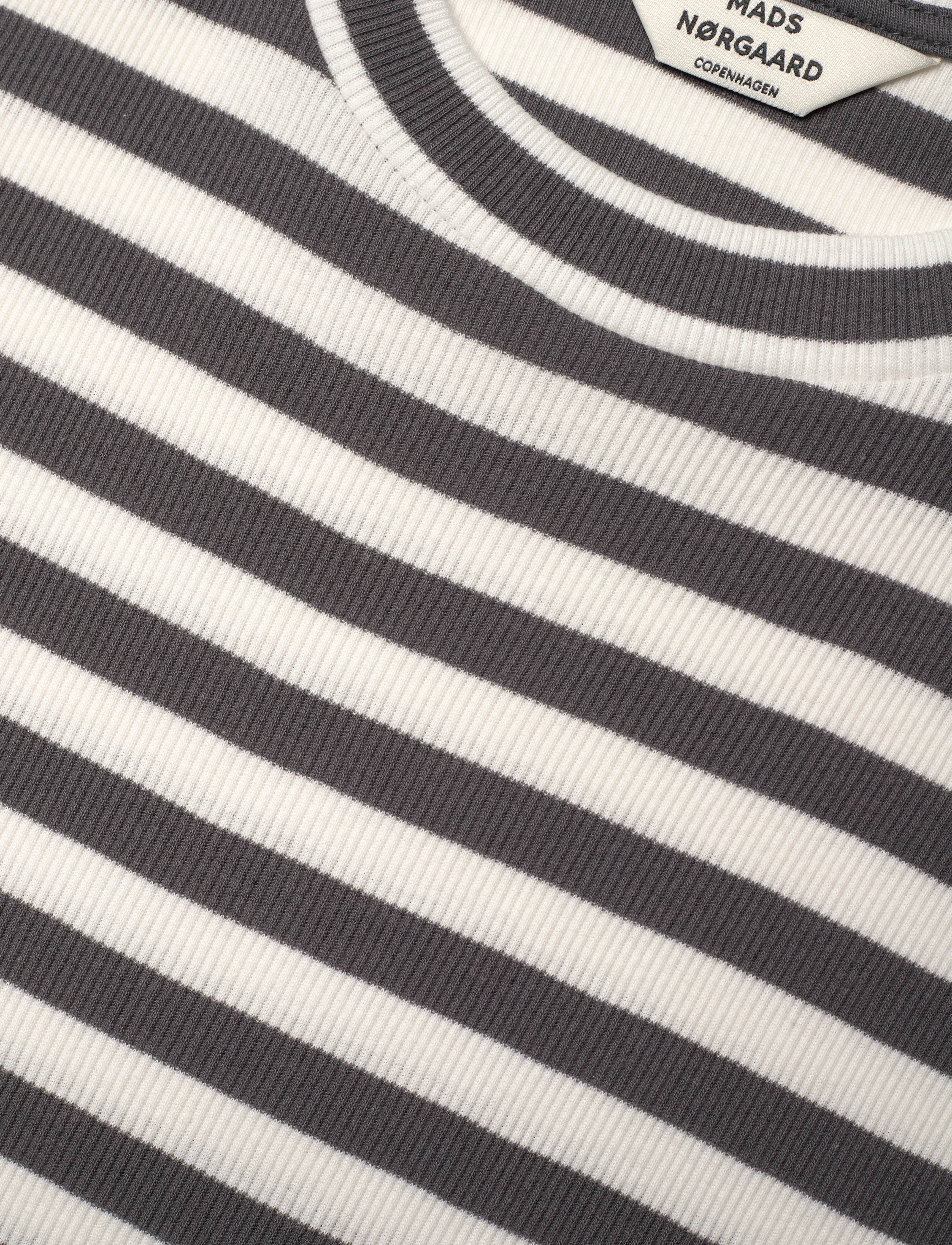 Mads Nørgaard - 2x2 Cotton Stripe Tuba Tee LS - gray pinstripe/white alyssum - 2