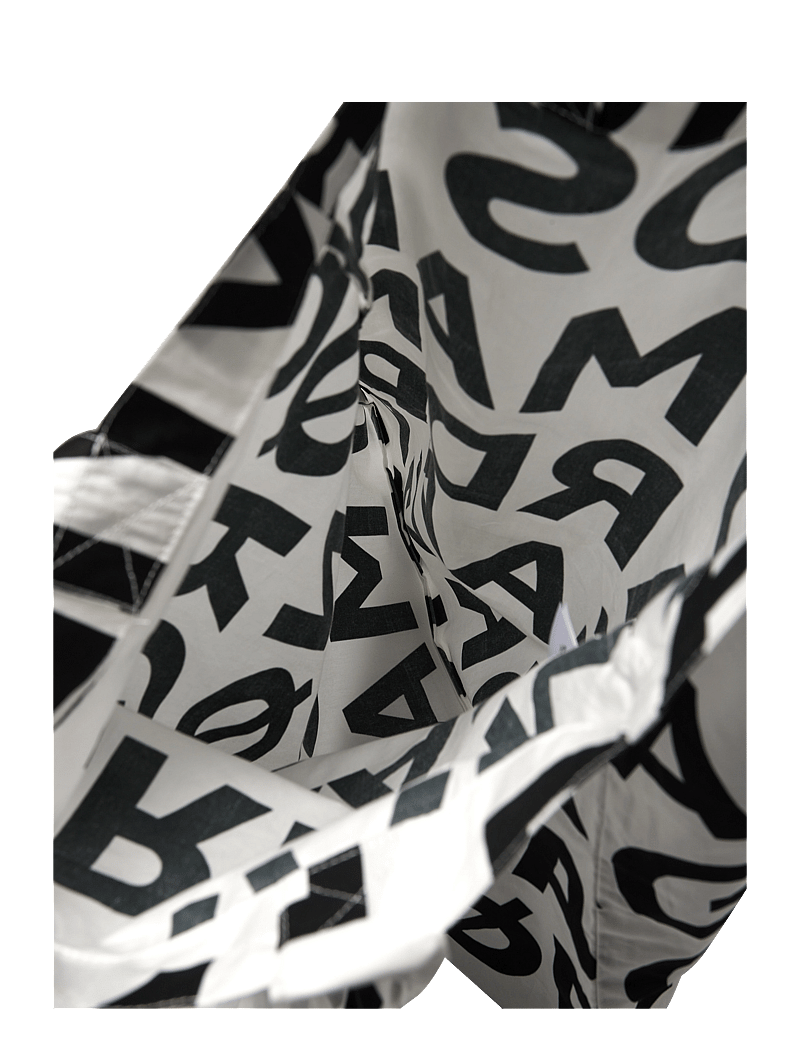 Mads Nørgaard - Sacky Atoma AOP Bag - tote-stiilis kotid - jet black - 4