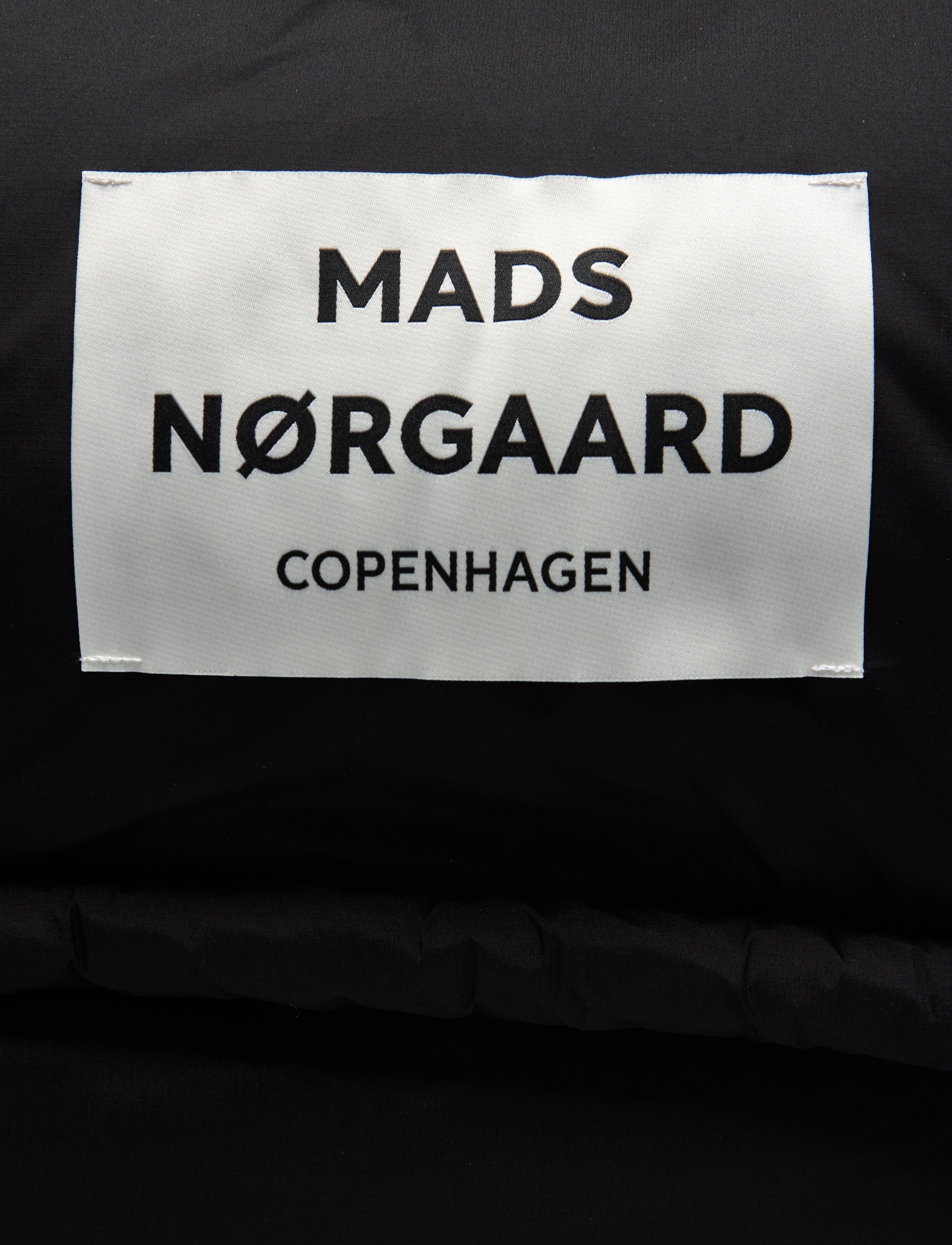 Mads Nørgaard - Recycle Pillow Bomb Bag - jet black - 3