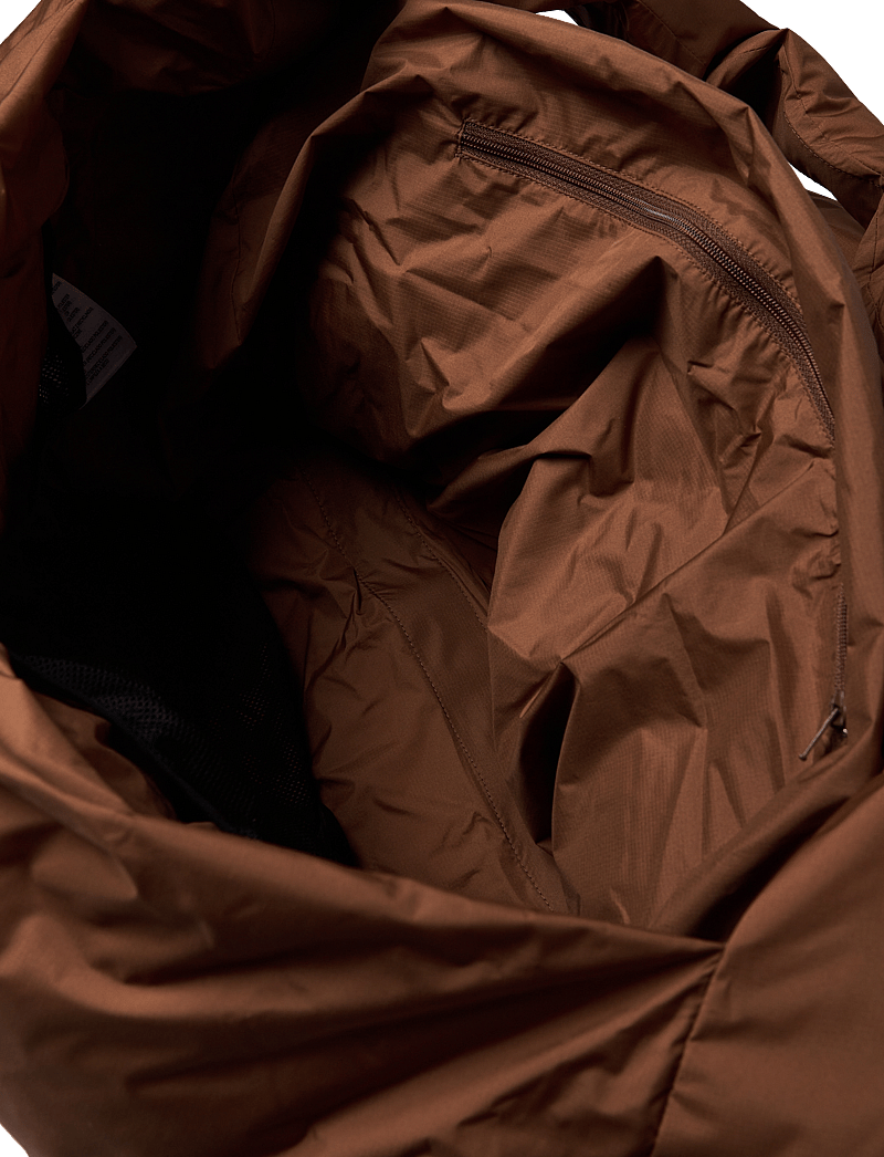 Mads Nørgaard - Recycle Pillow Bomb Bag - modetrends - toasted coconut - 4