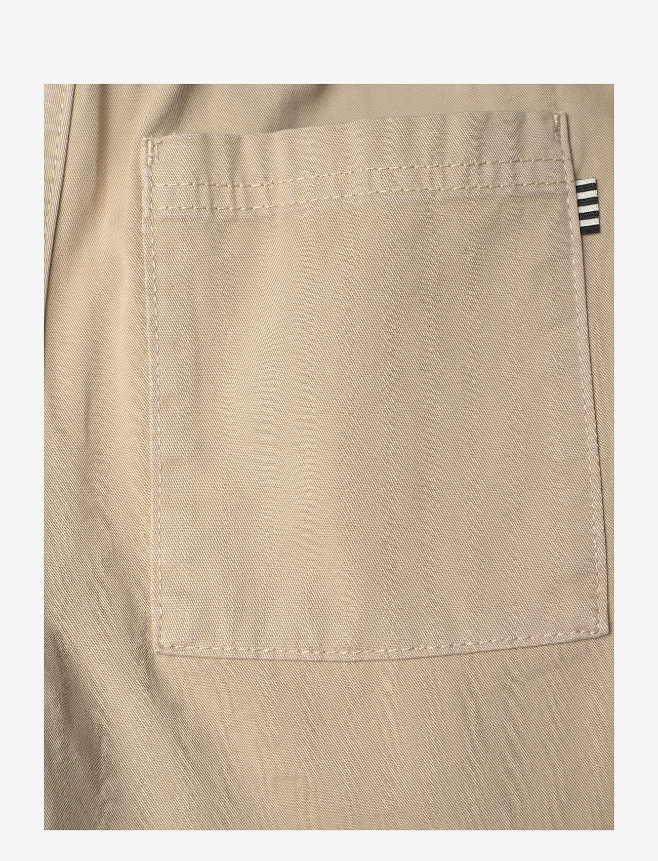 Mads Nørgaard - Light Twill Seano Shorts - chino-shorts - trench coat - 4