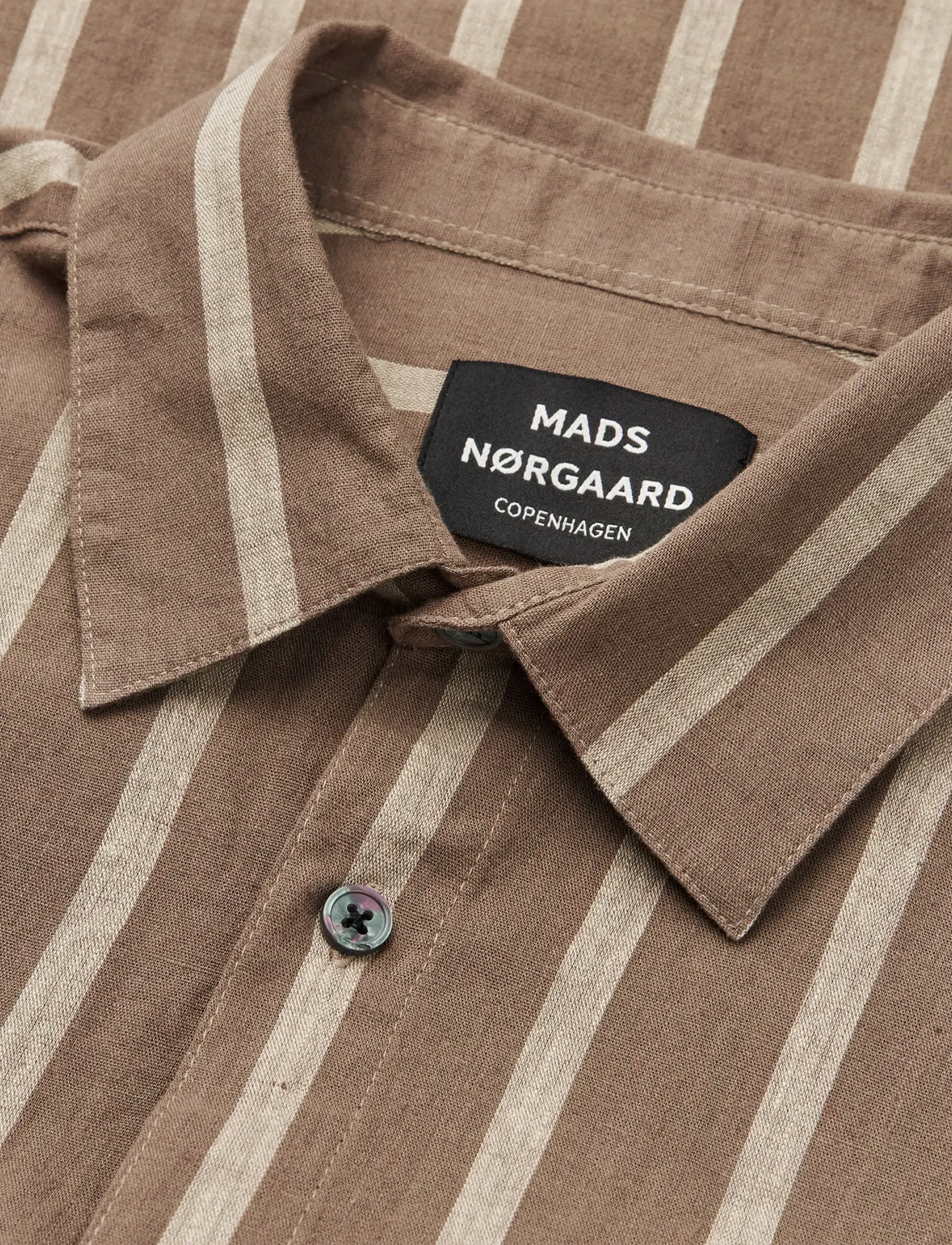 Mads Nørgaard - Cotton Linen Victor Stripe Shirt SS - hørskjorter - walnut/castle wall - 1