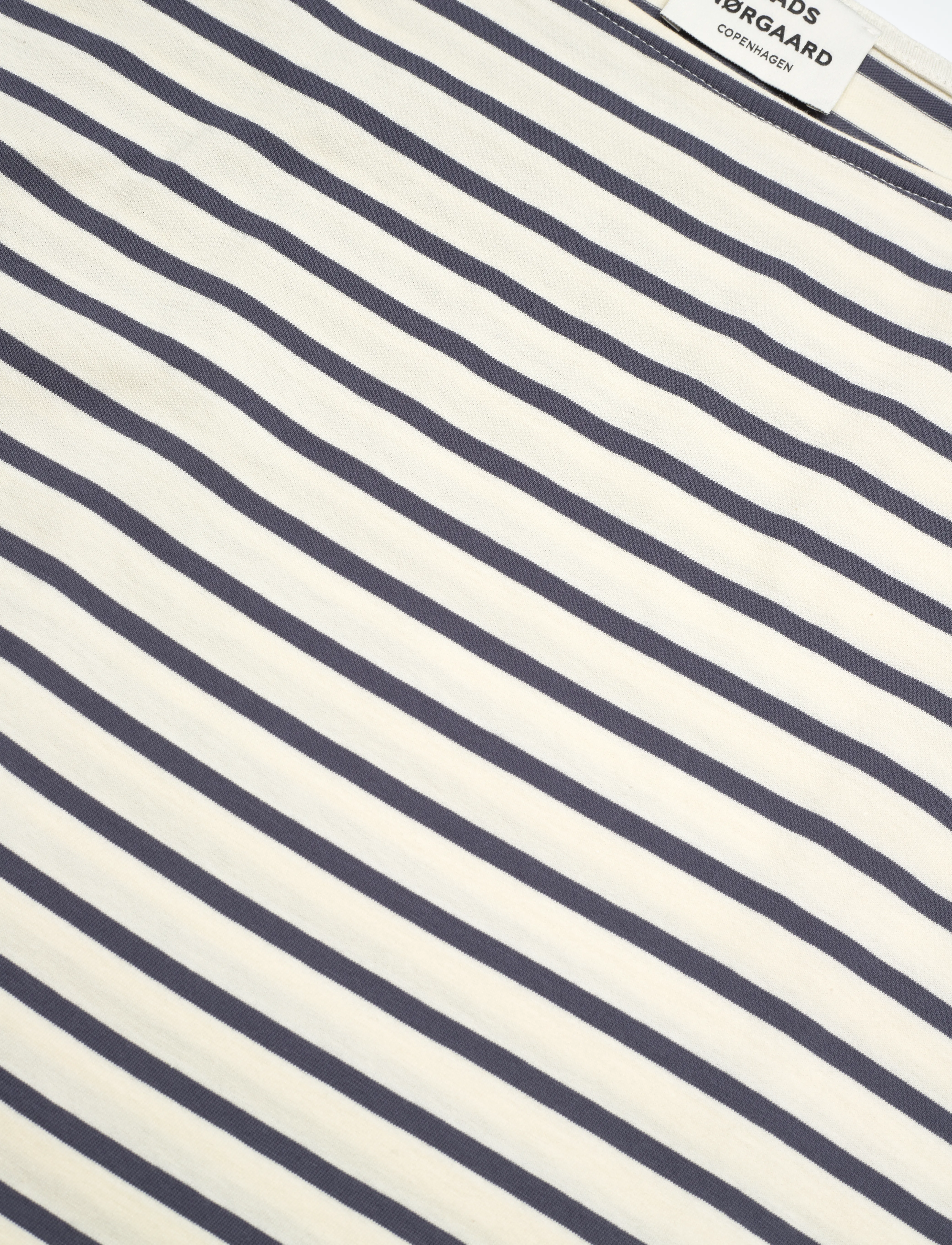 Mads Nørgaard - Soft Single Silke Tee LS - vanilla ice/parisian night - 2