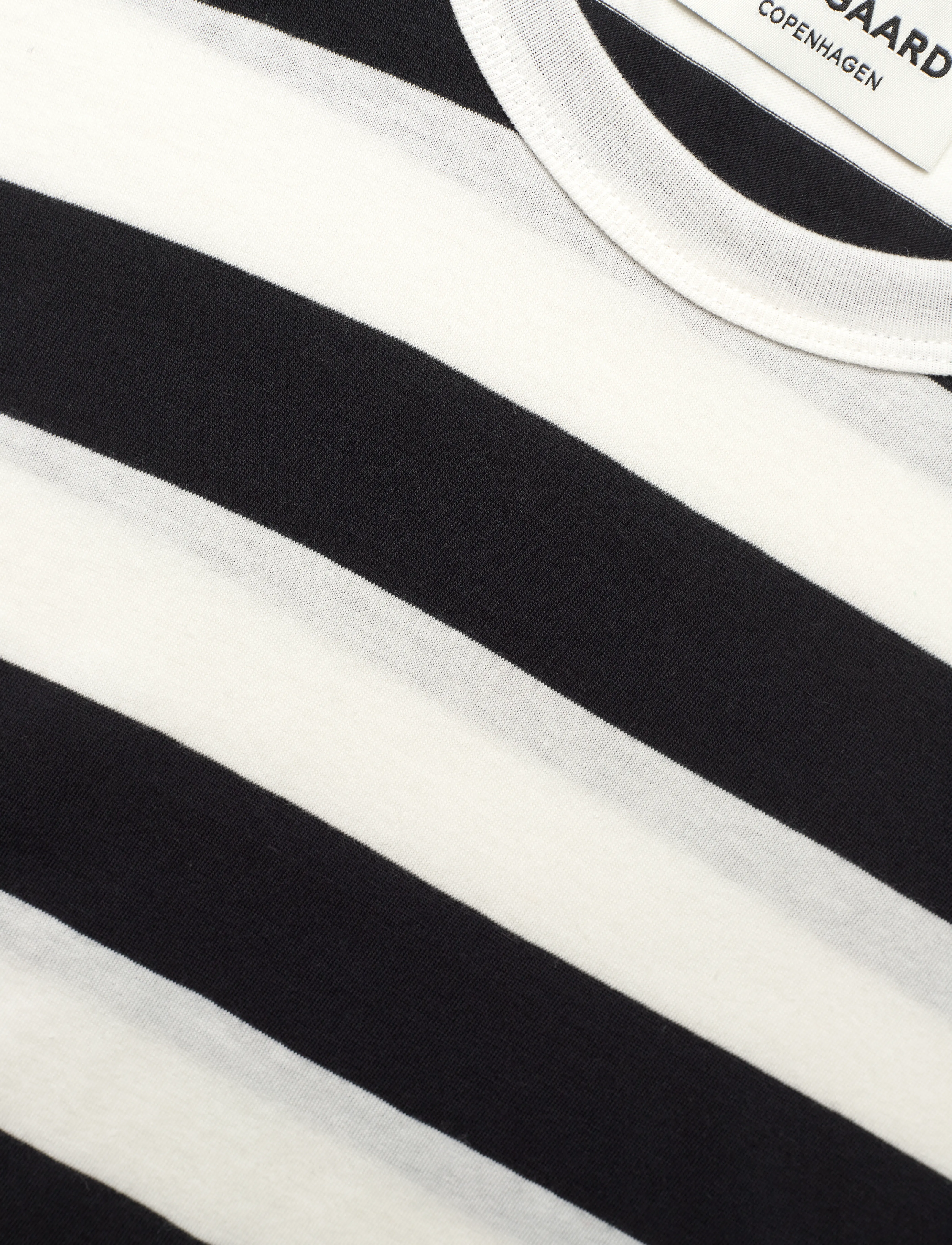 Mads Nørgaard - Single Organic Grace Tee - black/white alyssum - 2