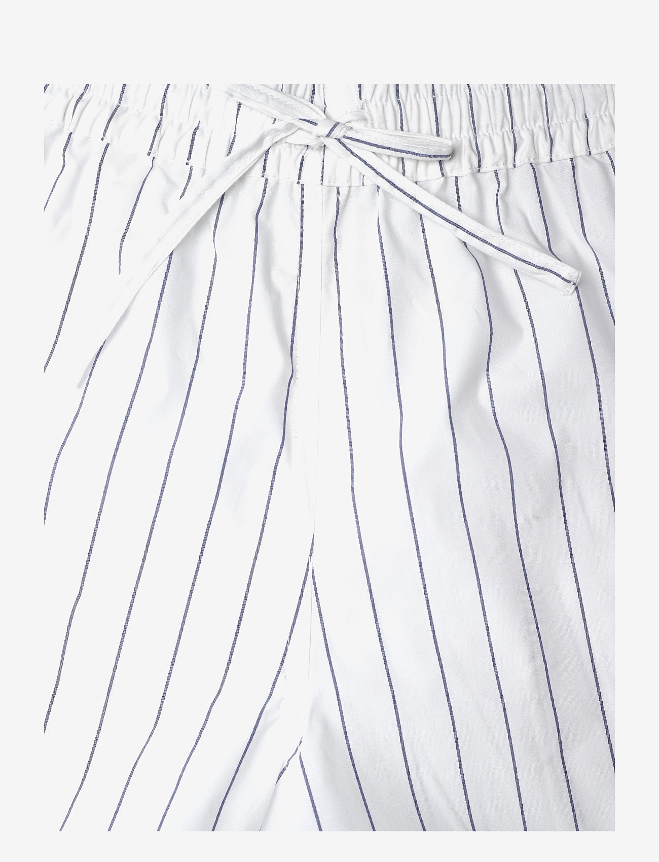 Mads Nørgaard - Crisp Poplin Pio Shorts - casual shorts - pinstripe/parisian night - 2