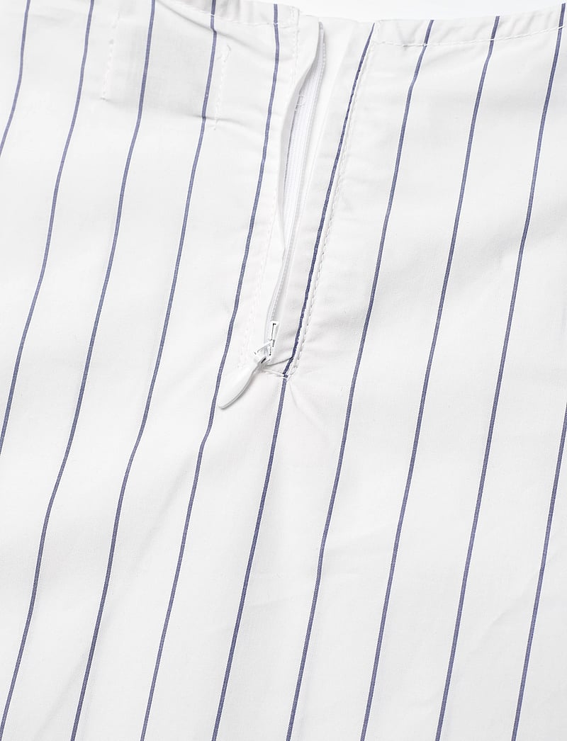 Mads Nørgaard - Crisp Poplin Drastina Dress - kurzärmelige freizeitkleider - pinstripe/parisian night - 3