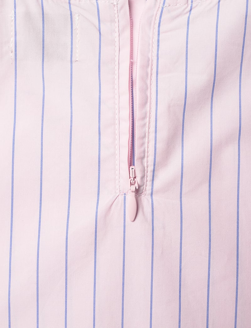 Mads Nørgaard - Crisp Poplin Drastina Dress - kurzärmelige freizeitkleider - pinstripe/parfait pink - 3