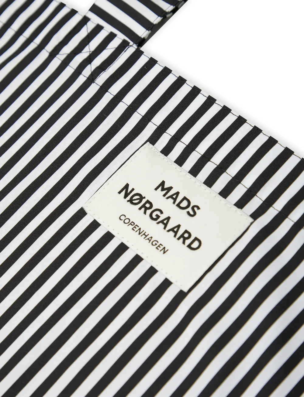 Mads Nørgaard - Sacky Atoma  Bag - sacs en toile - black - 1