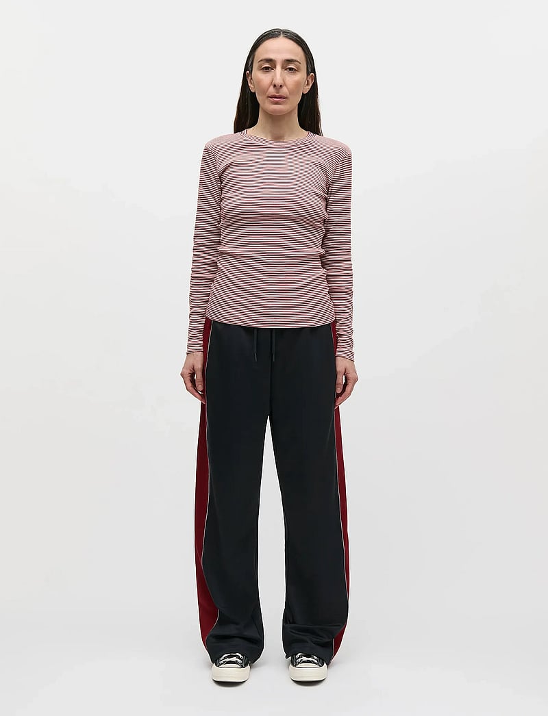 Mads Nørgaard - 2x2 Cotton Stripe Tuba Tee LS - hauts à manches longues - winery/vanilla ice - 0