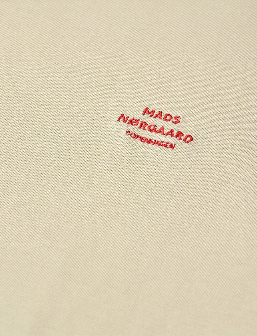 Mads Nørgaard - Cotton Jersey Frode Logo Tee FAV - kurzärmelige t-shirts - castle wall - 1