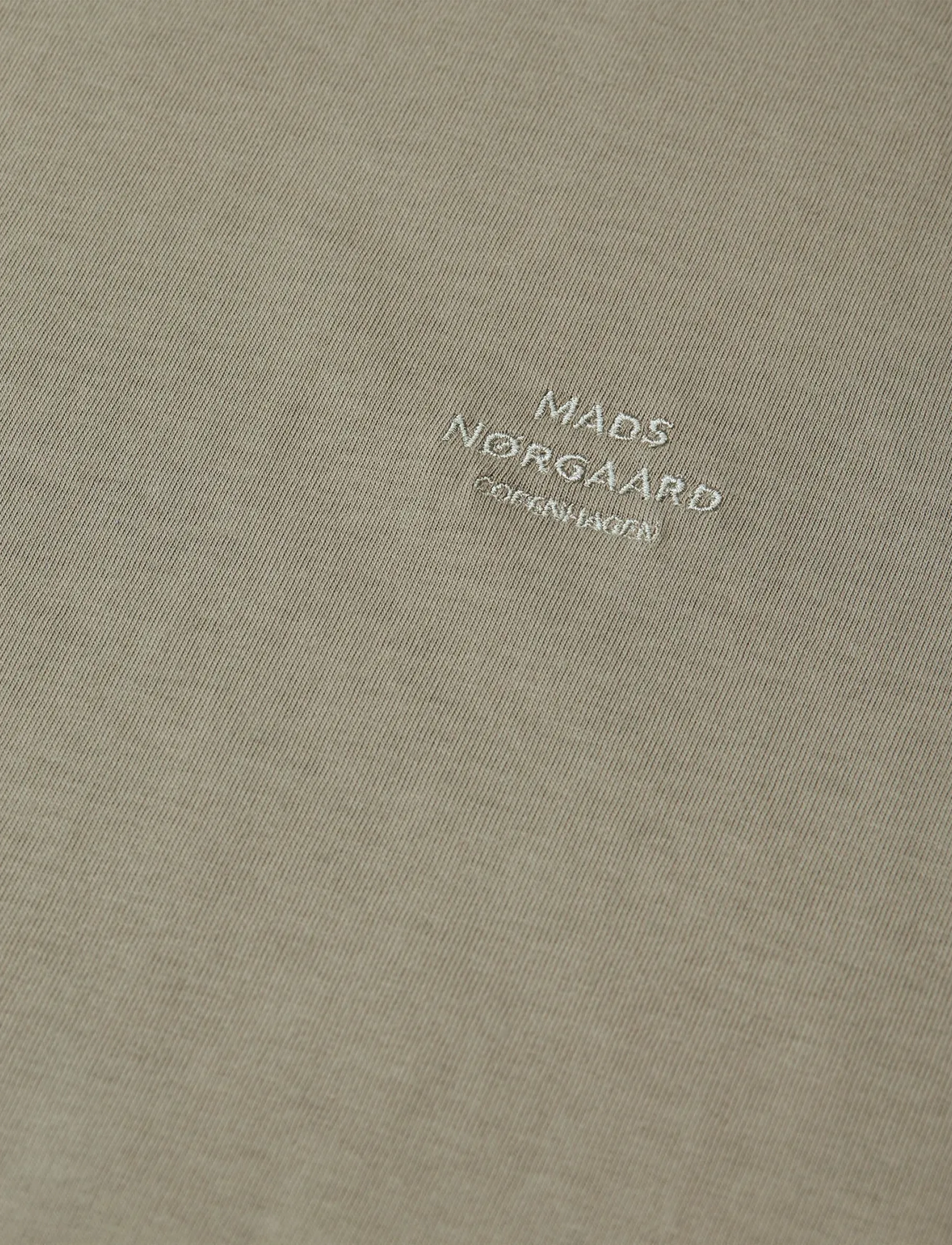 Mads Nørgaard - Cotton Jersey Frode Logo Tee FAV - kortærmede t-shirts - overland trek - 1