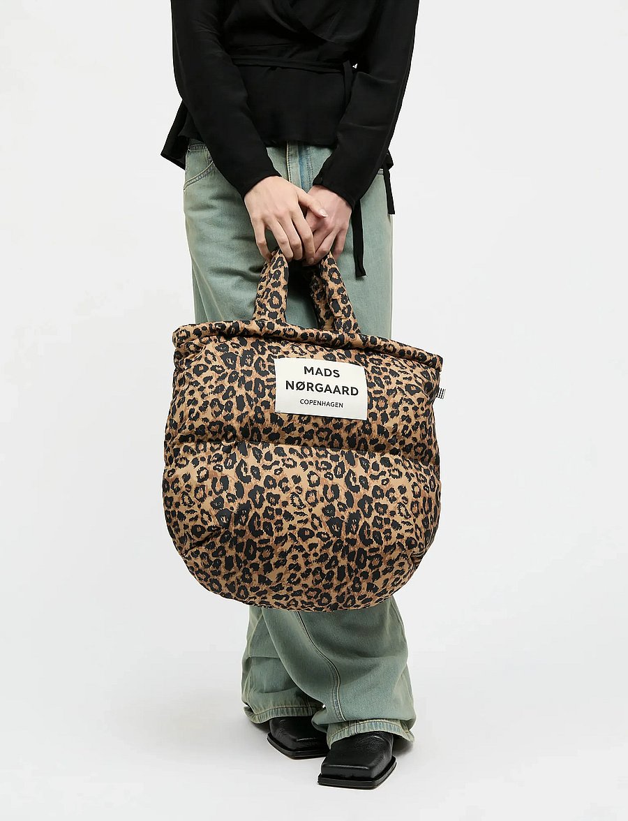 Mads Nørgaard - Light Ripstop Pillow AOP Bag - leo aop/black - 0