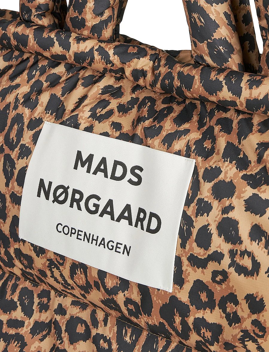 Mads Nørgaard - Light Ripstop Pillow AOP Bag - leo aop/black - 2