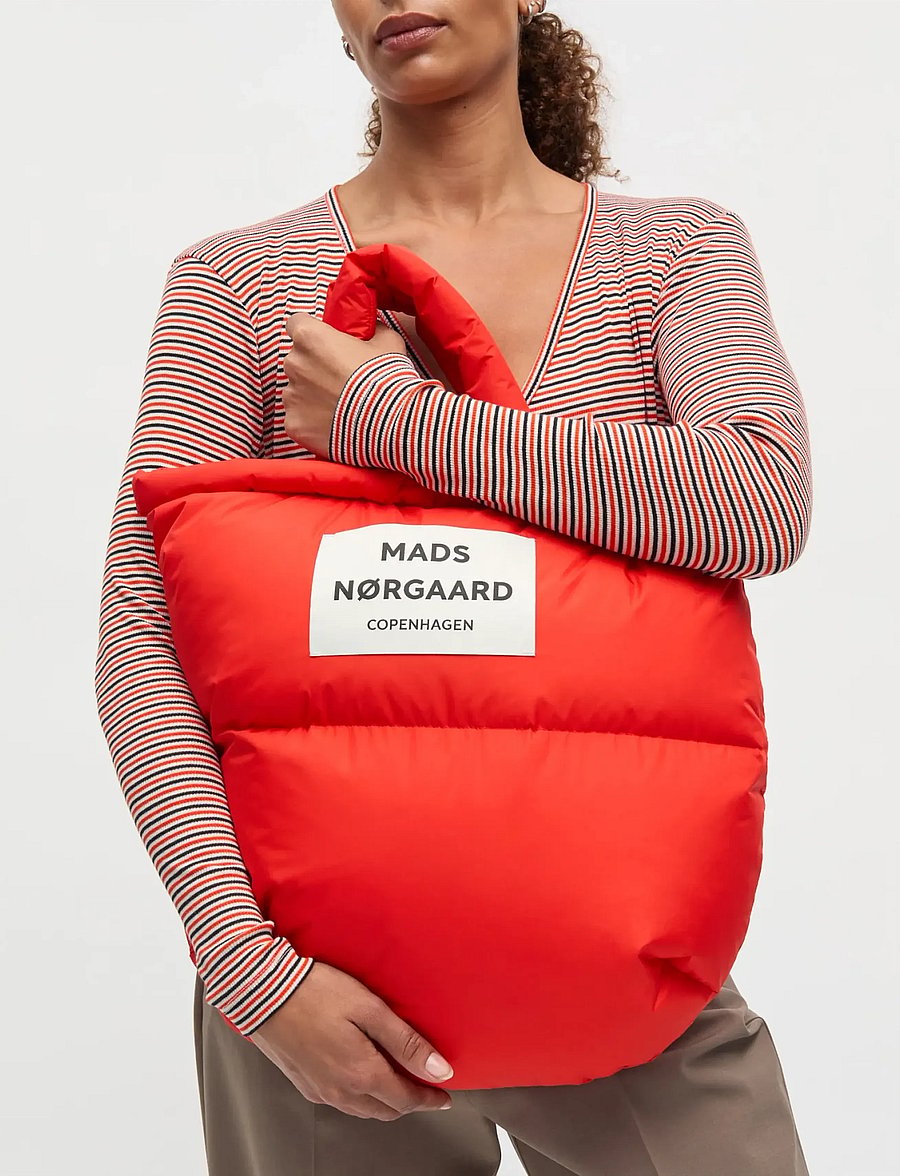 Mads Nørgaard - Light Ripstop Pillow Bag - tote bags - fiery red - 0