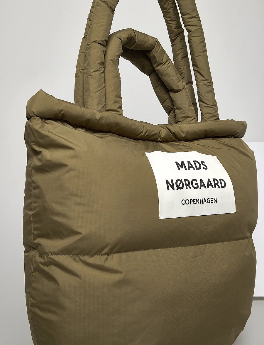 Mads Nørgaard - Light Ripstop Pillow Bag - tote bags - martini olive - 4