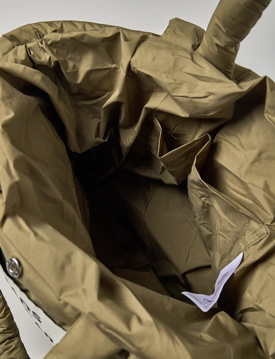 Mads Nørgaard - Light Ripstop Pillow Bag - tote bags - martini olive - 5