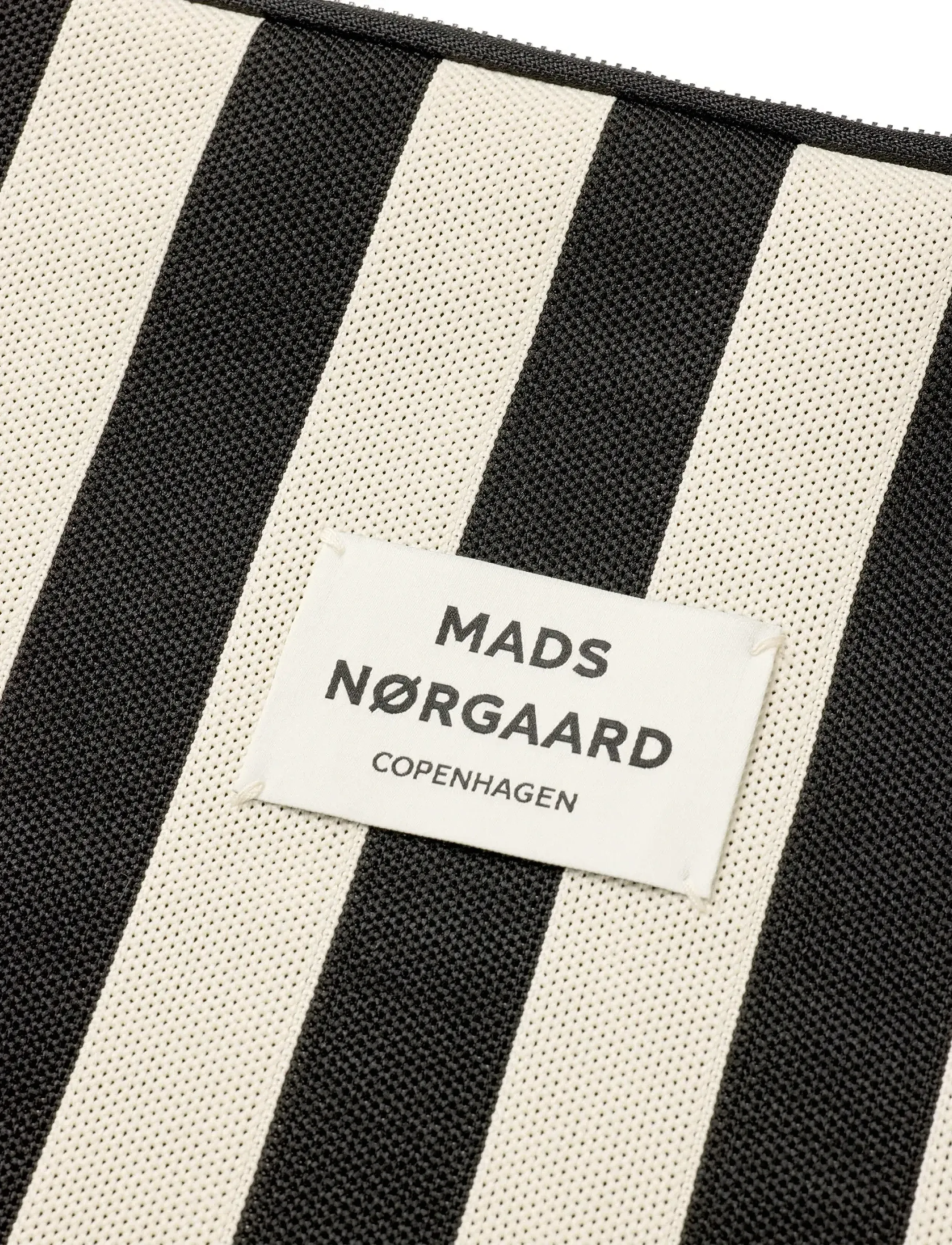 Mads Nørgaard - Knit Stripe Computer Sleeve Large - black - 1