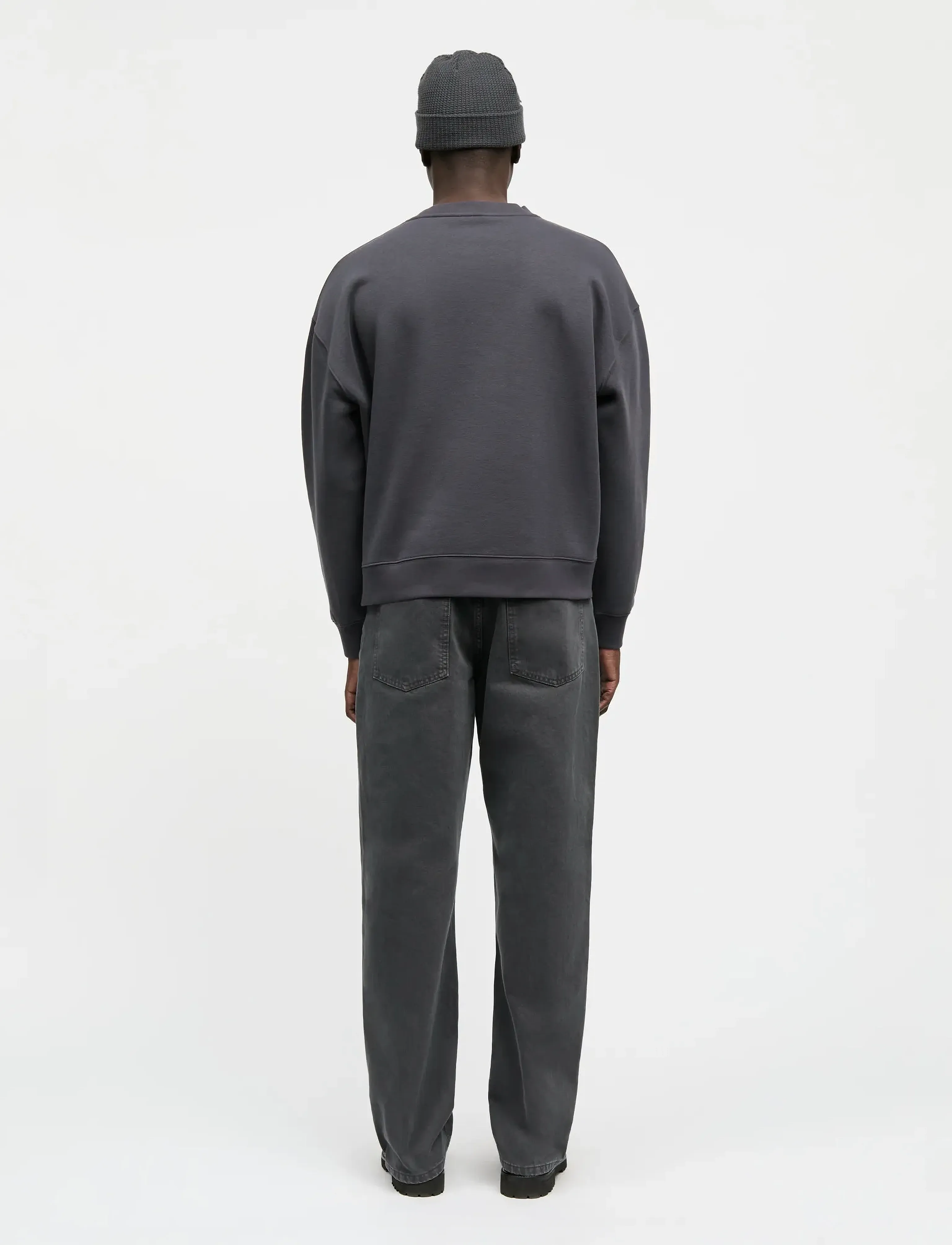 Mads Nørgaard - Standard Luka Crew Sweat - collegepaidat - asphalt - 2