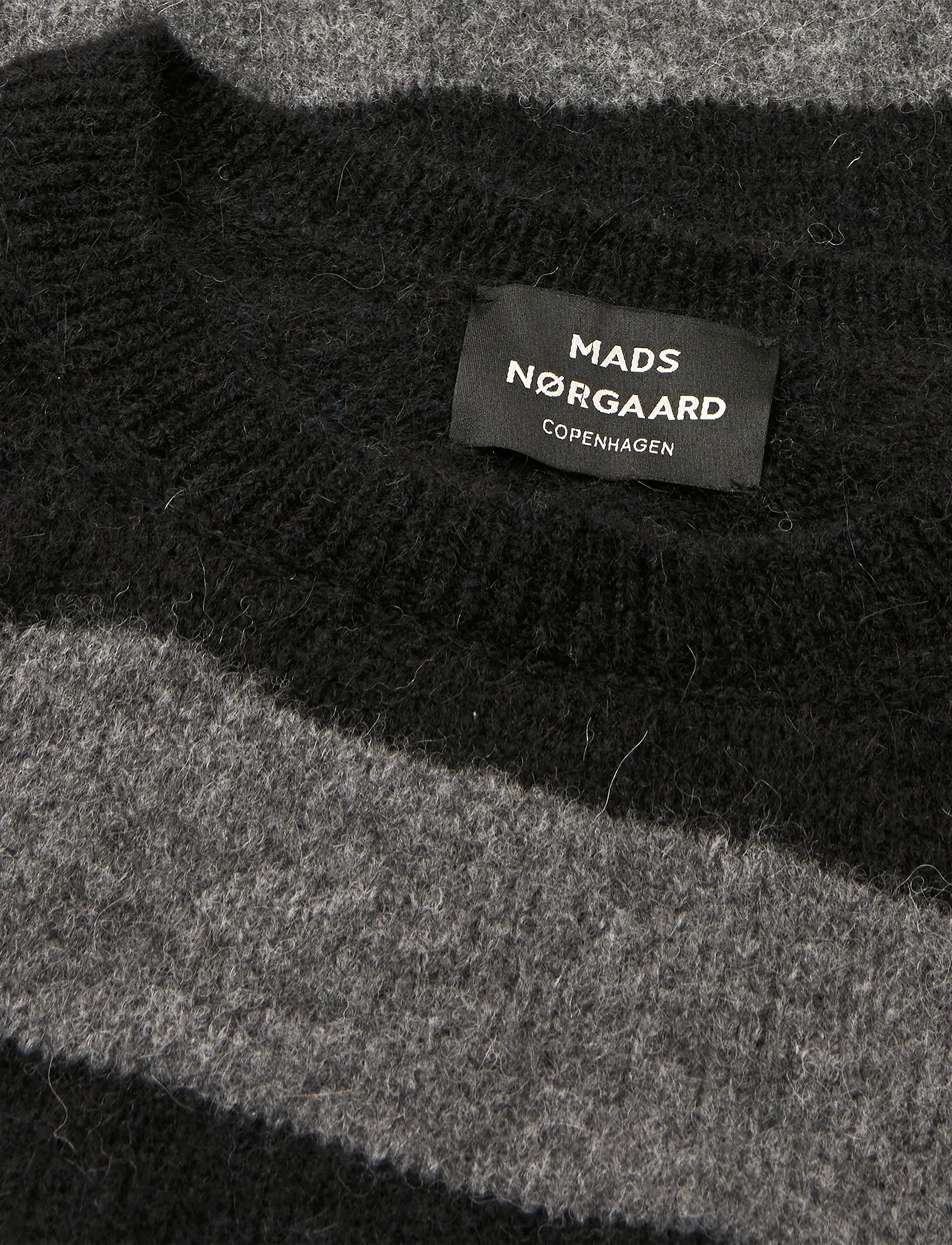 Mads Nørgaard - Alpaca Vilhelm Stripe Knit - adījumi ar apaļu kakla izgriezumu - black/asphalt - 3