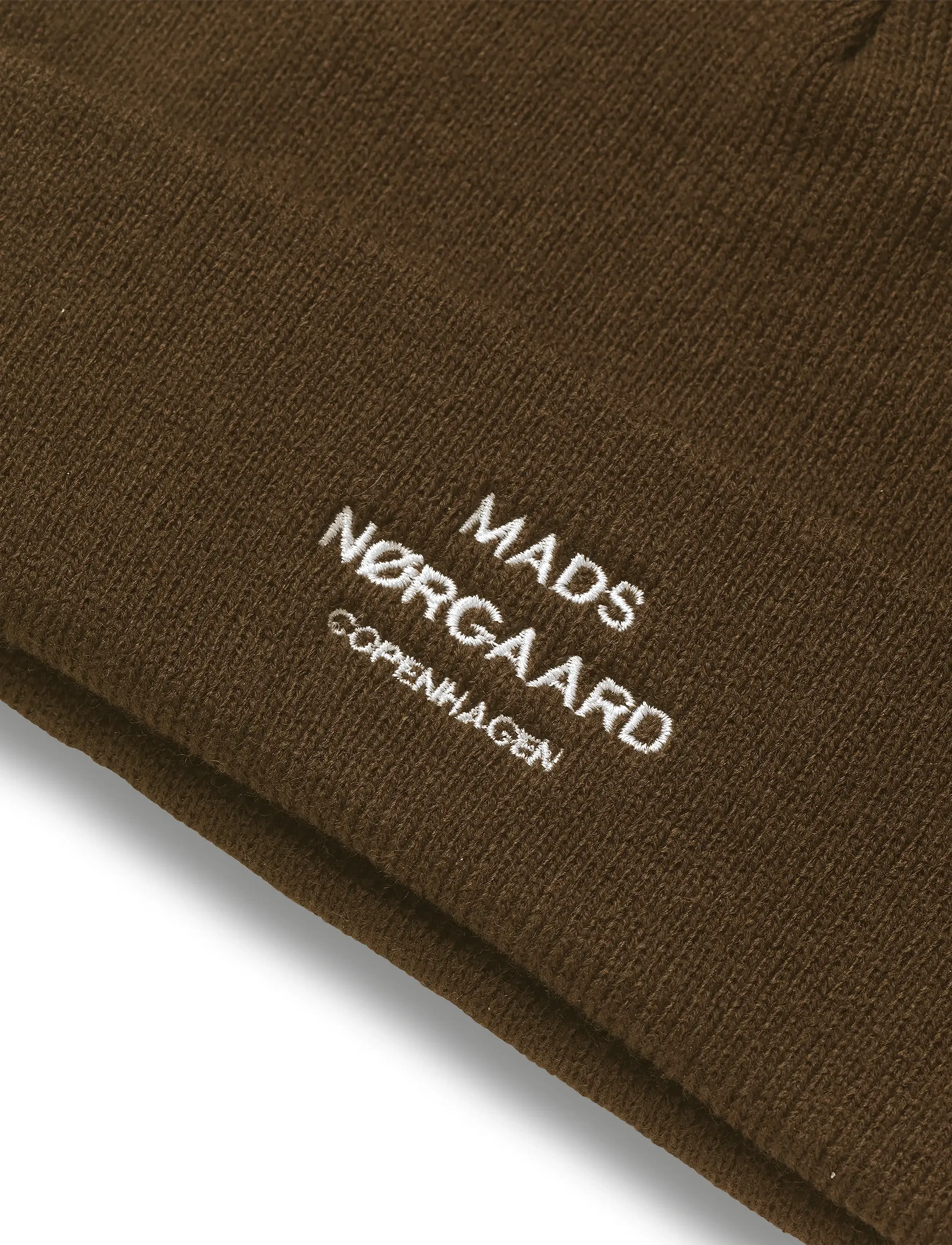 Mads Nørgaard - Isak Ambas Logo Beanie - shoppa efter tillfälle - demitasse - 1