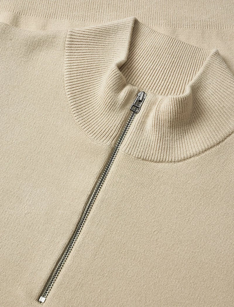Mads Nørgaard - Urban Chase Half Zip Knit - halfzip strik - castle wall - 1