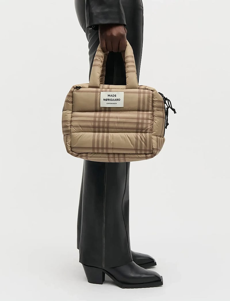 Mads Nørgaard - Light Ripstop Boxy AOP Bag - modetrends - cornstalk/cocoa brown - 0