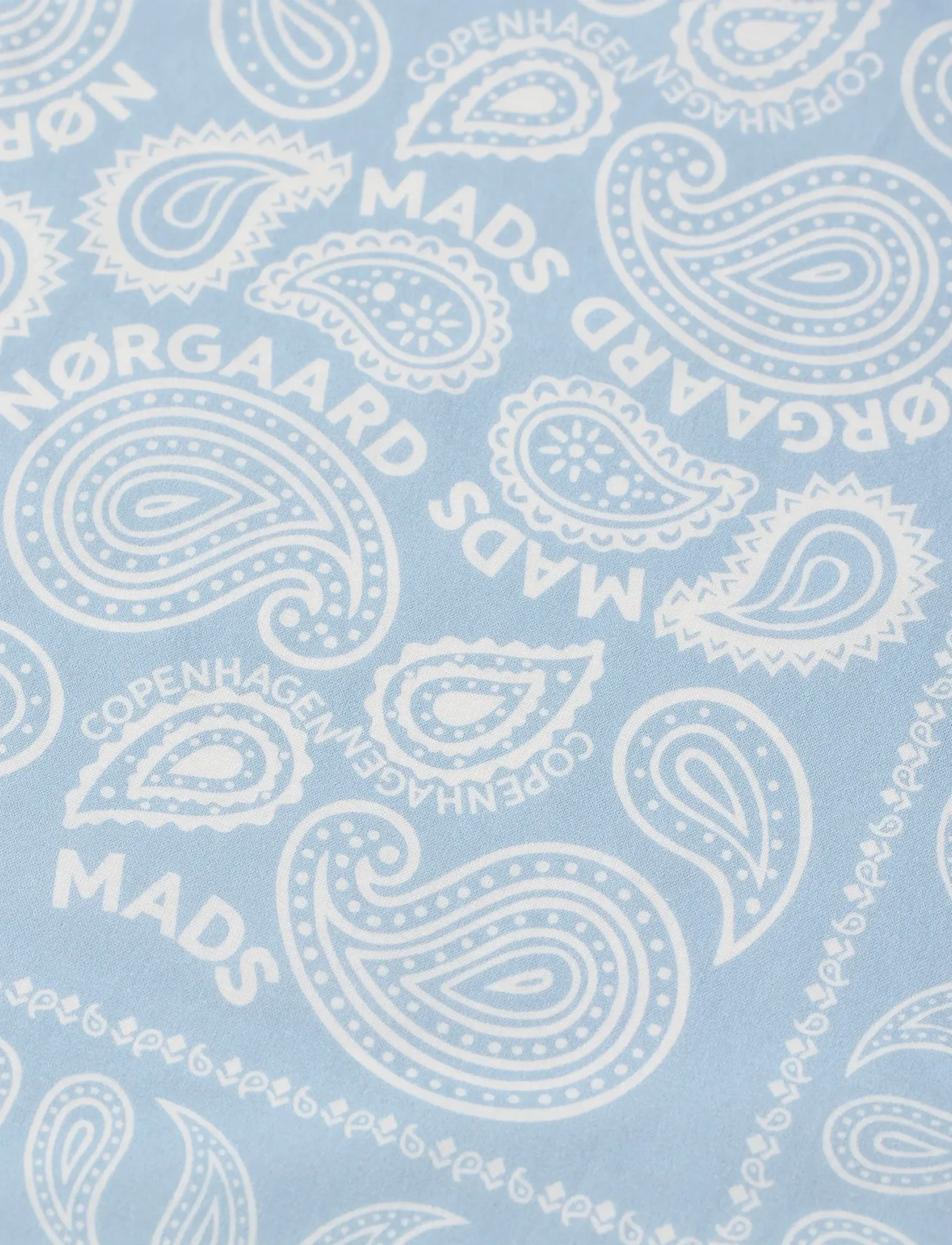 Mads Nørgaard - Soft Cotton Paisley Scarf Solid - sjalar - cashmere blue - 1