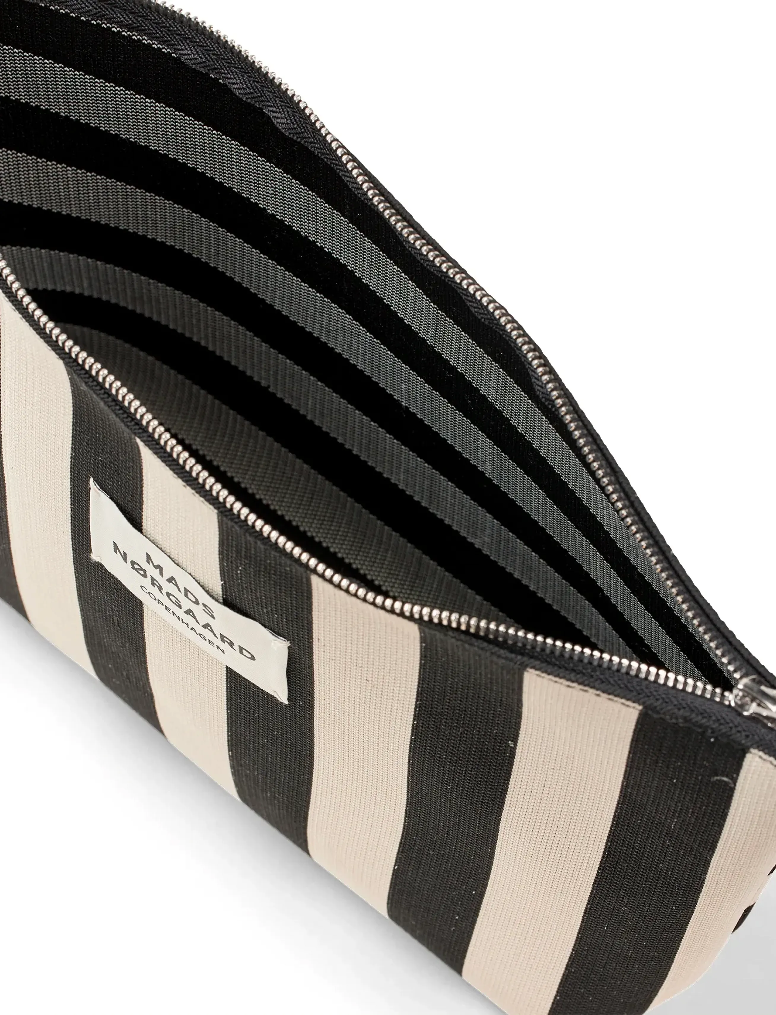 Mads Nørgaard - Knit Stripe Hilden Toiletry Bag - black/white - 1