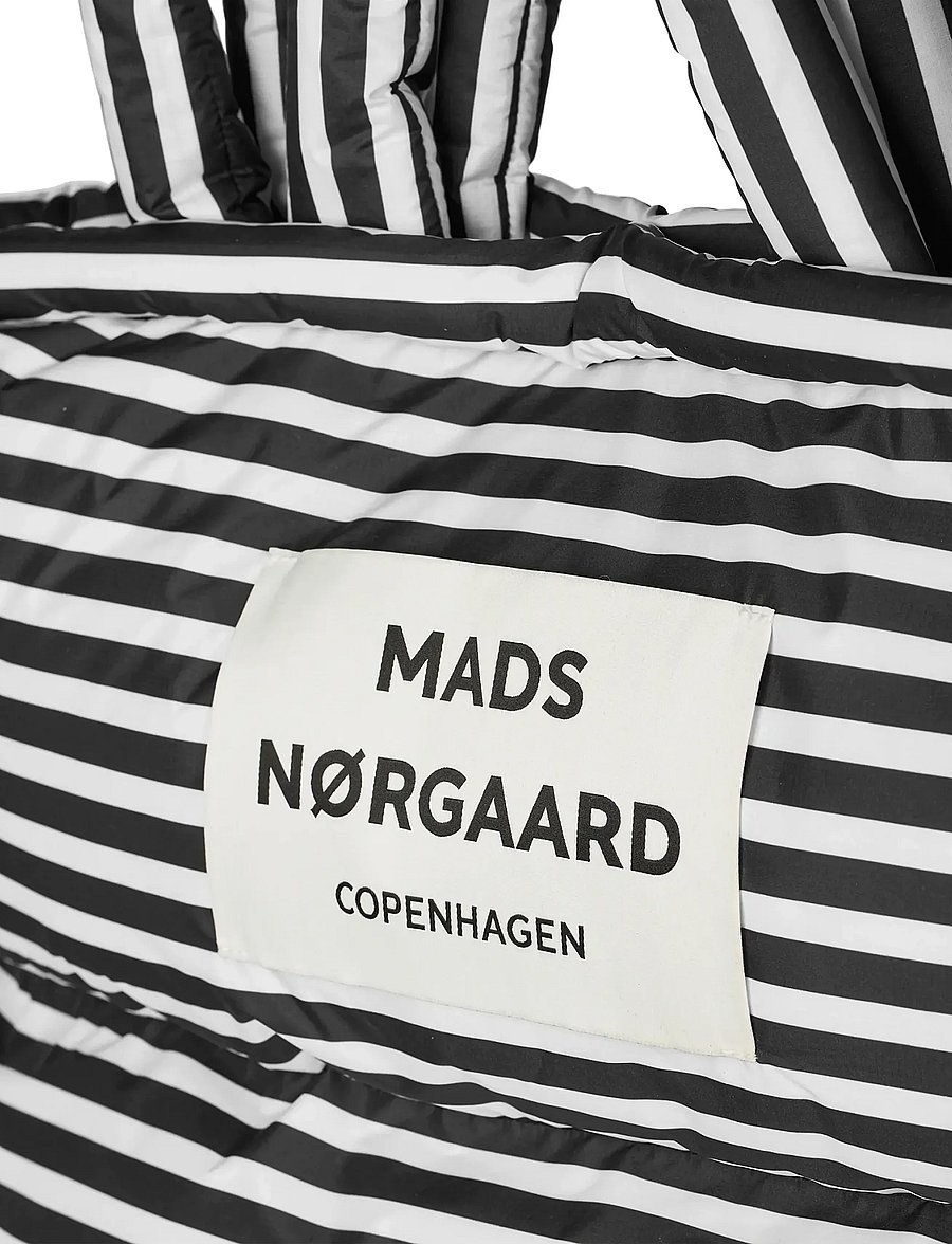 Mads Nørgaard - Light Ripstop Pillow Bag AOP - tote bags - black/white - 2