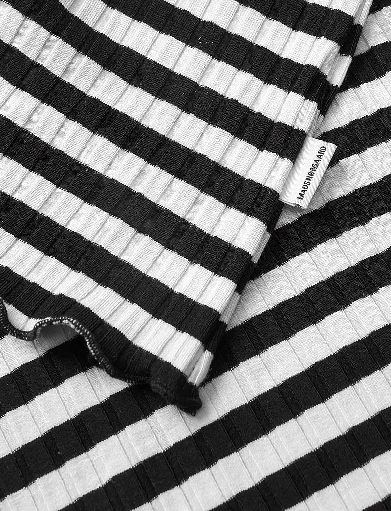 Mads Nørgaard - 5x5 Classic Stripe Tikina Dress - långärmade vardagsklänningar - black/vanilla ice - 2