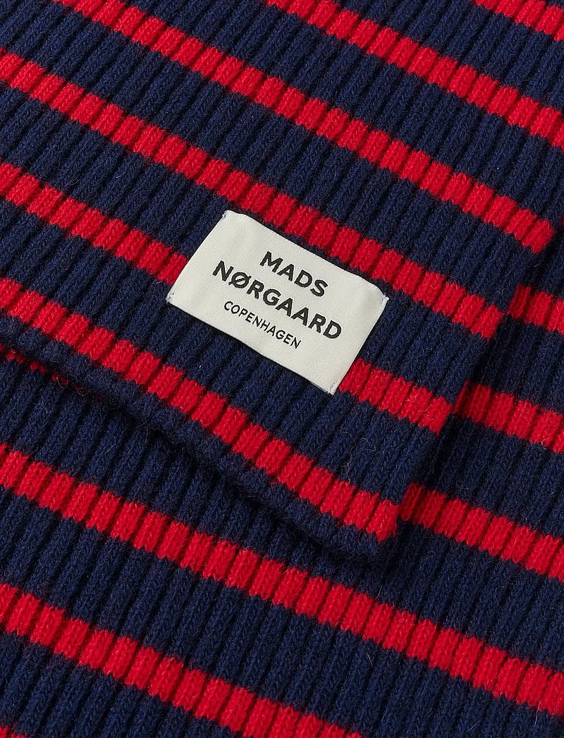 Mads Nørgaard - Yota Grafenau Scarf - halstørklæder - parisian night/high risk red - 2