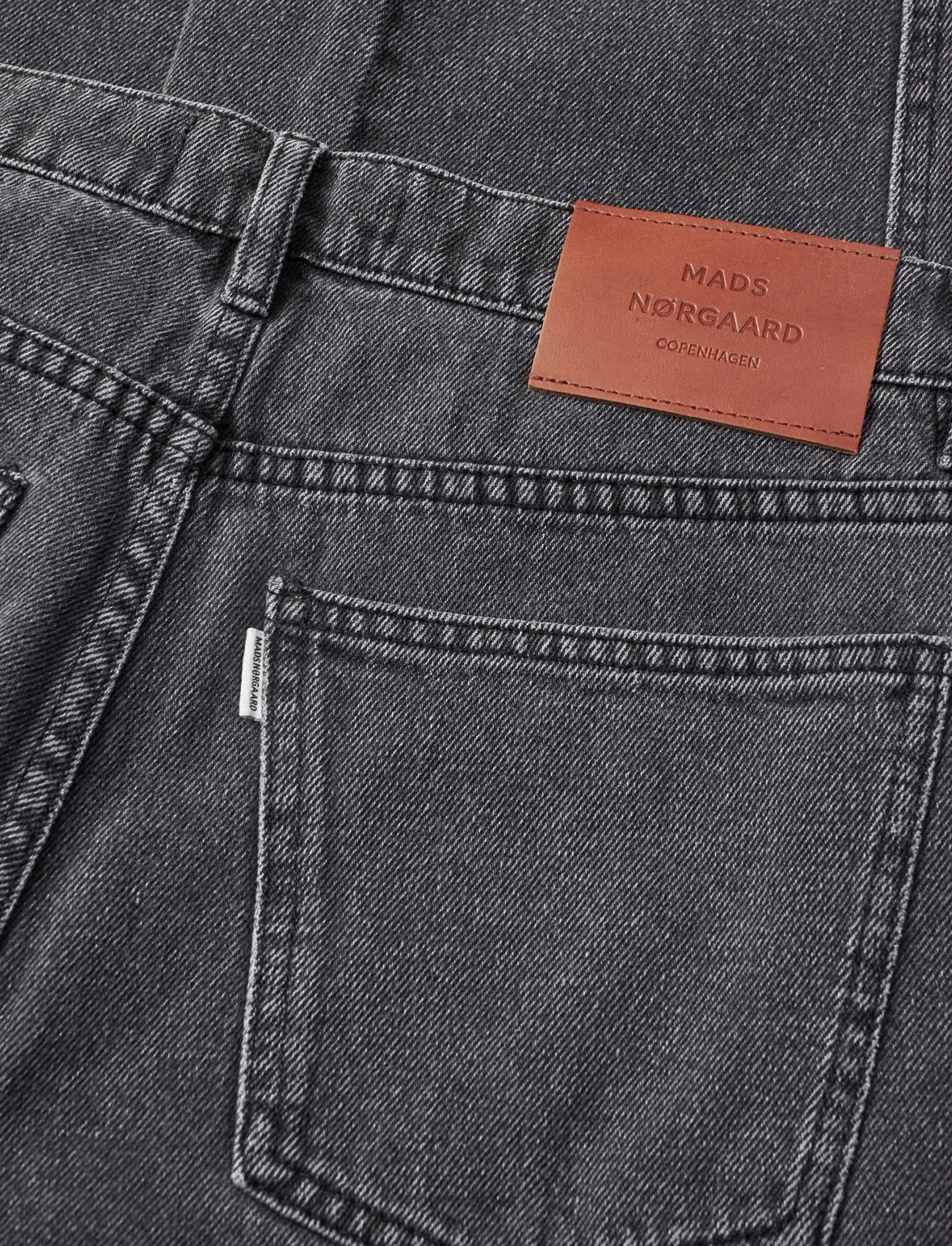 Mads Nørgaard - Luke Black Denim Regy Jeans - straight jeans - black vintage - 3