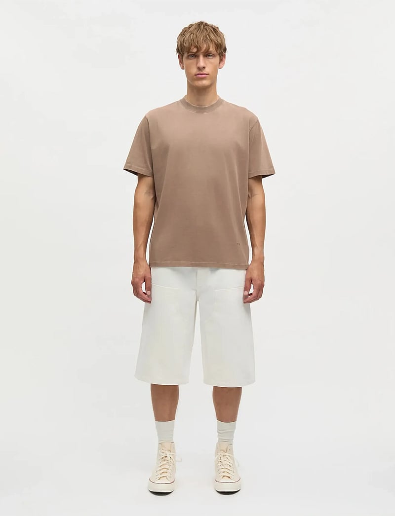Mads Nørgaard - Combed Jersey Dye Thorbjørn Tee - kortärmade t-shirts - walnut - 0